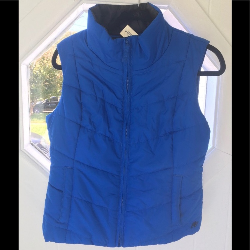 Blue Puffer Vests - Picture 4 of 8